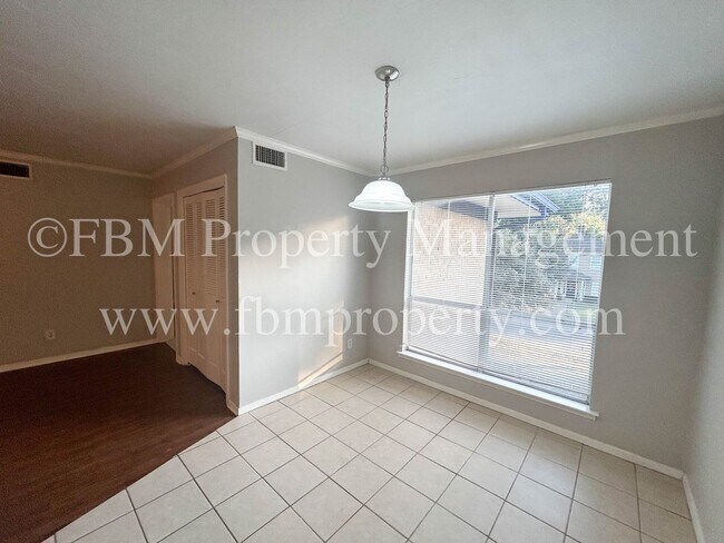 Building Photo - 407 N Preston St