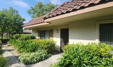 Building Photo - Your perfect Ventura retreat—spacious 3 be...