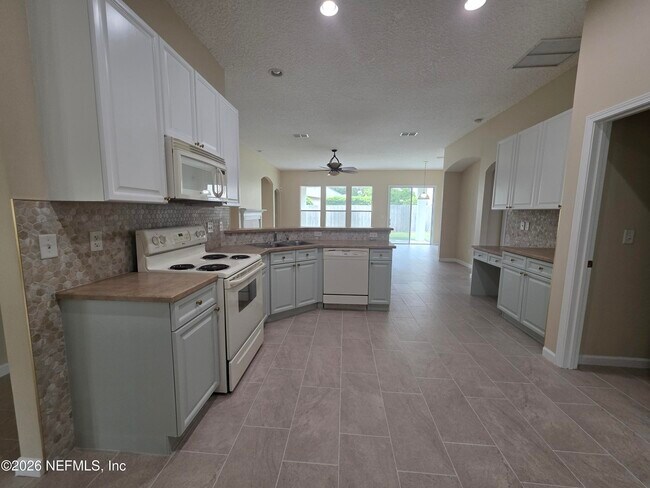 Building Photo - 739 Wakemont Dr