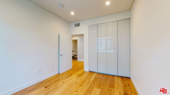Building Photo - 938 Orange Grove Ave