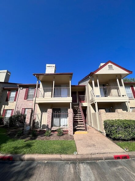 Building Photo - 2120 El Paseo St