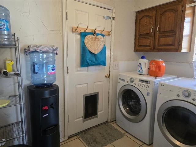 Building Photo - 2004 Cherbourg Dr