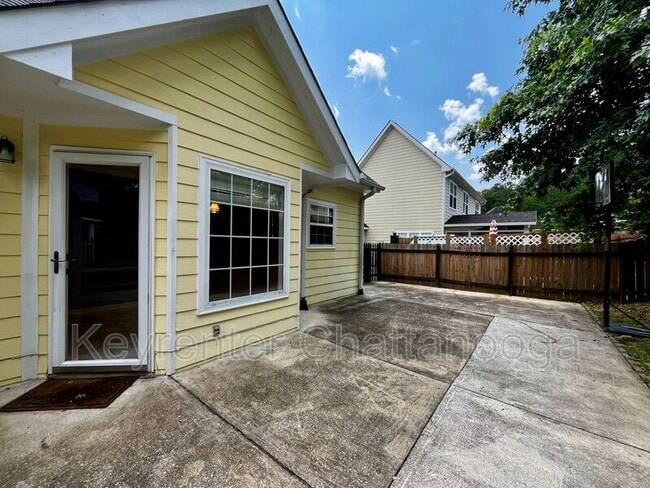 Building Photo - 5775 Crooked Creek Dr