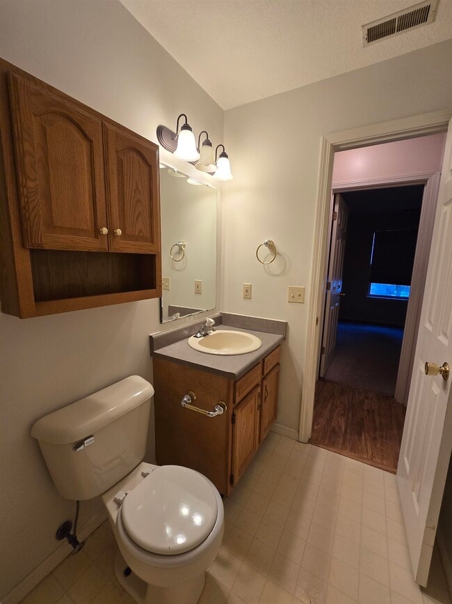 Building Photo - 235 Spring Forest Ct