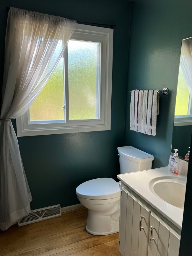 Half Bath 1st floor - 2015 Kilps Dr
