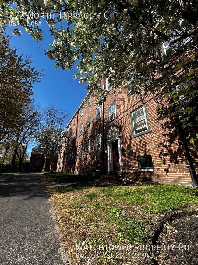 Building Photo - 722 North Terrace