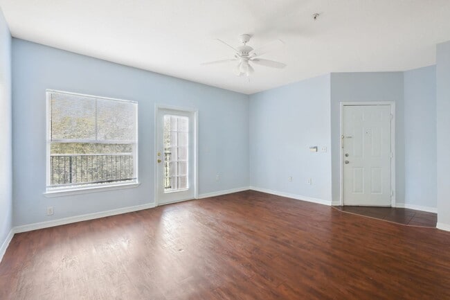 Building Photo - 6071 Westgate Dr