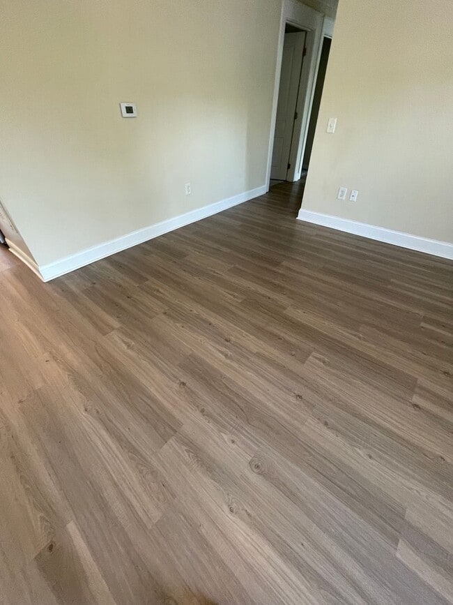 Building Photo - 15-1512 Dukes