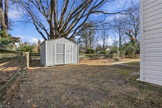 Building Photo - 912 Amherst Ln