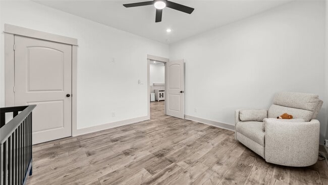 Building Photo - 517 Moore St