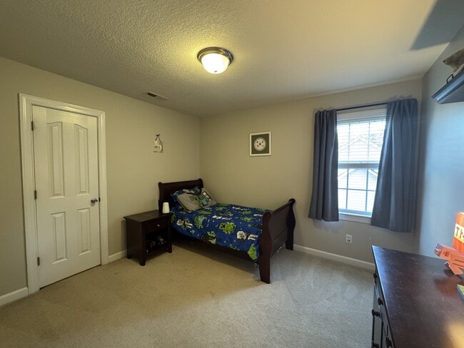 Building Photo - 217 Stagecoach Dr