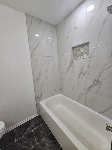 Building Photo - 1307 Edelweiss Dr