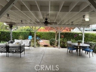 Building Photo - 3333 Balzac St