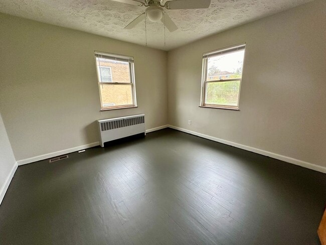 Building Photo - Green Twp- Cozy 2 Bed 1 Bath