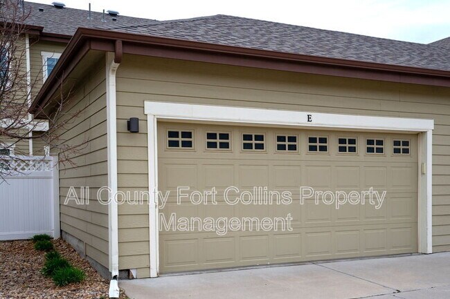 Building Photo - 5020 Cinquefoil Ln