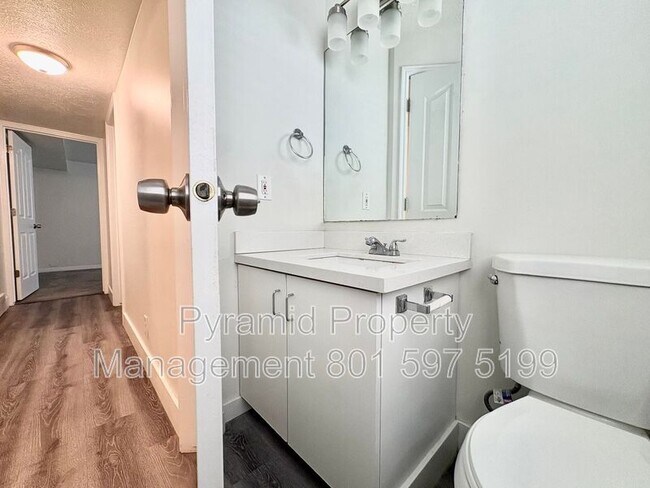 Building Photo - 3183 S 945 E