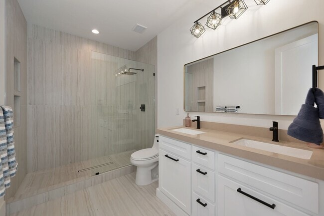 Building Photo - Waterfront 4 bed 4 bath 3,887 sq. ft.