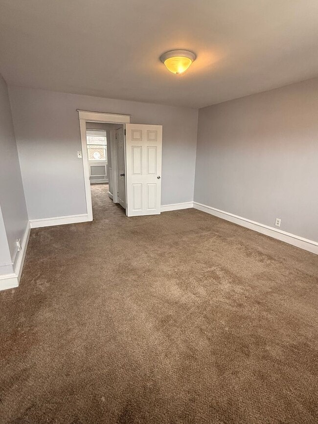 Building Photo - Charming 3 Bedroom Home for Rent
