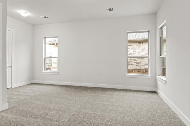 Building Photo - 200 Castlefields St