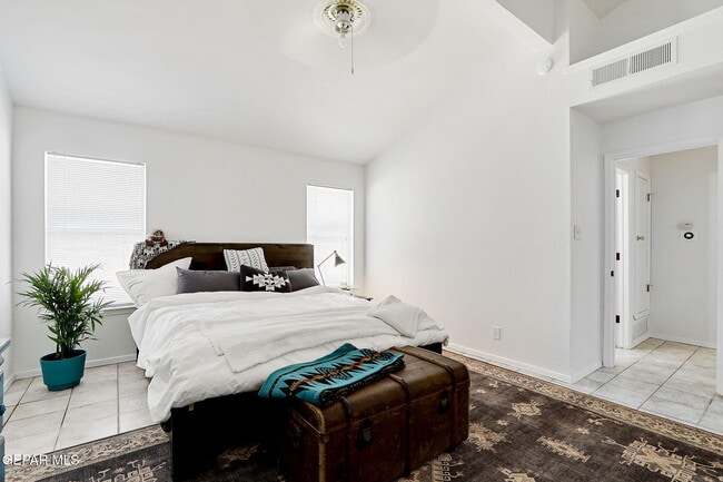 Building Photo - 4348 Loma Hermosa Dr