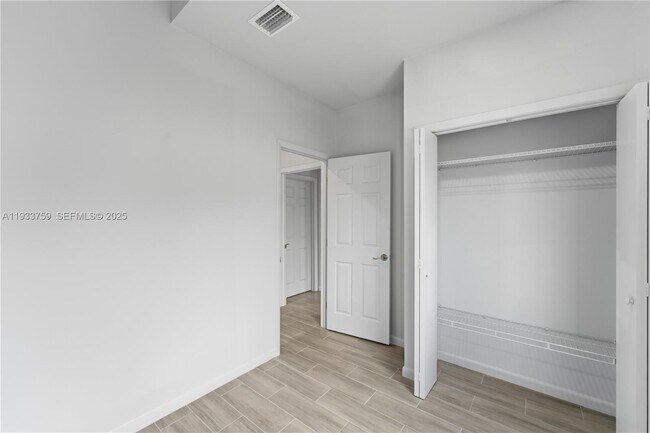 Building Photo - 1393 NW 31st St