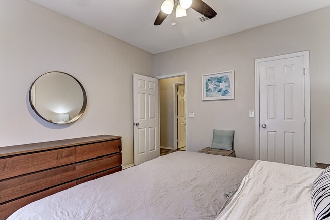 Building Photo - 170 Veracruz Dr