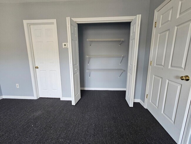 Building Photo - Sun-Filled 3BR/2BA Condo with Two Private Decks
