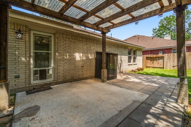 Building Photo - 155 Fairwind Trail Dr