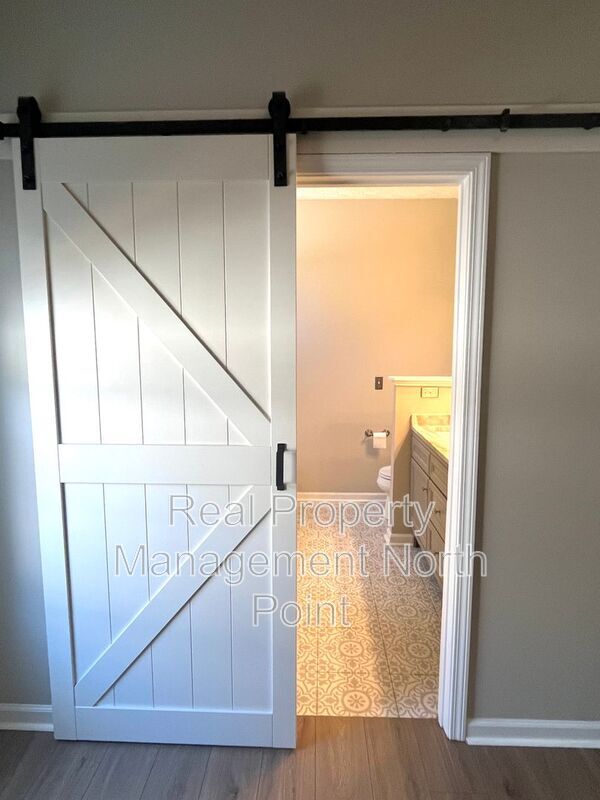 Building Photo - 155 Weatherstone Dr