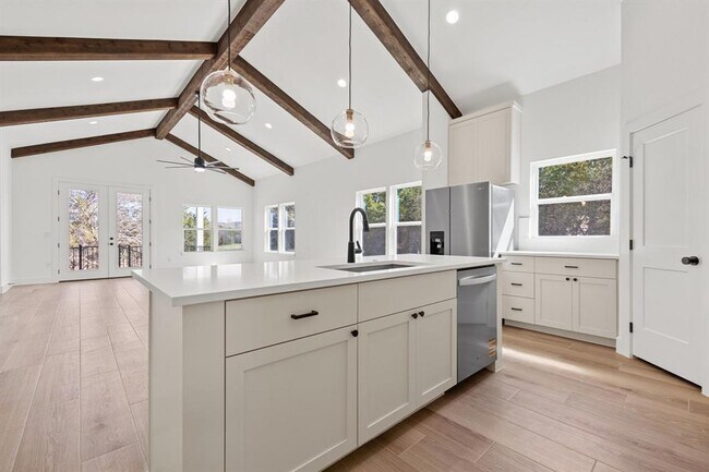 Building Photo - 21679 High Dr