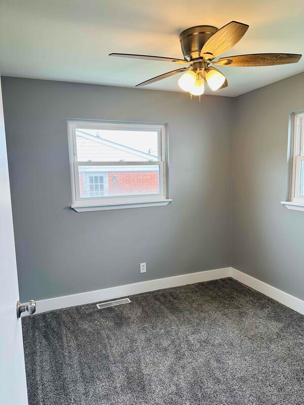 Building Photo - 37 Twinbrook Ct