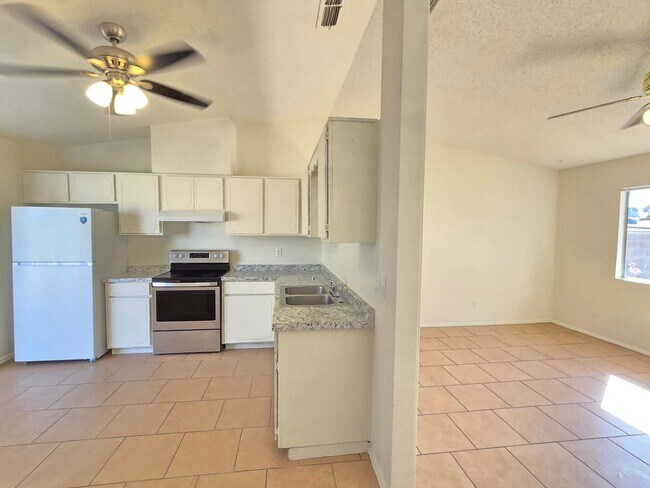 Building Photo - 2 Bed 1 Bath Spacious Apartment in Mesa
