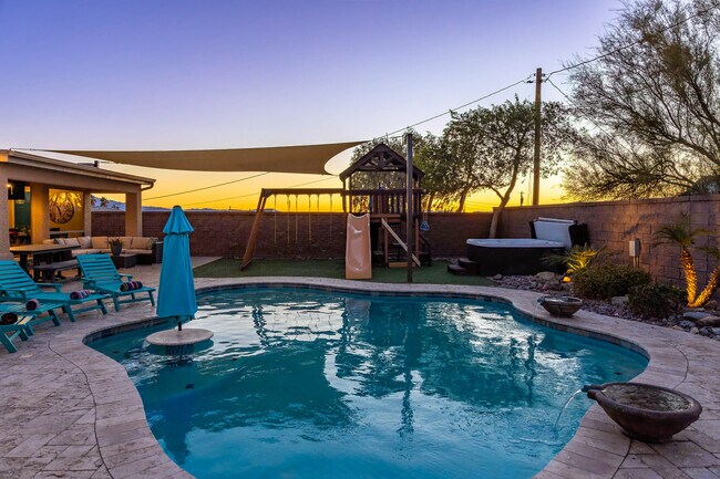 Building Photo - 820 Avalon Ave