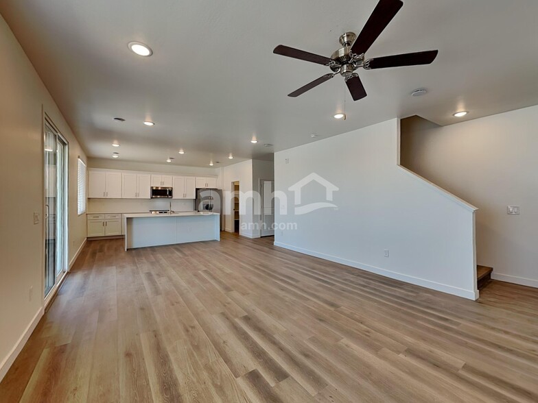 Building Photo - 12519 W Flynn Ln