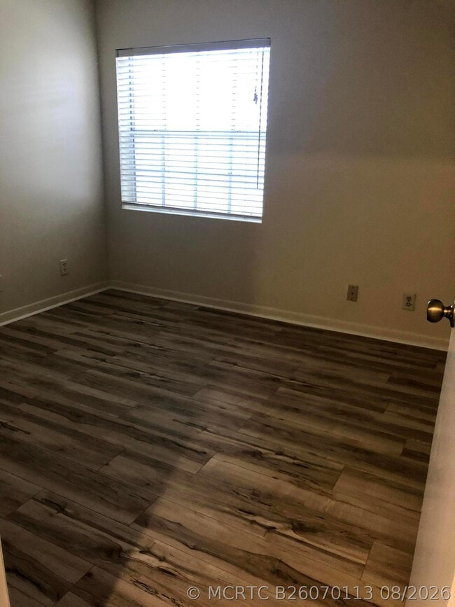 Building Photo - 1371 Cottonwood Cir