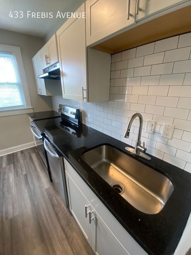 Building Photo - 433 Frebis Ave