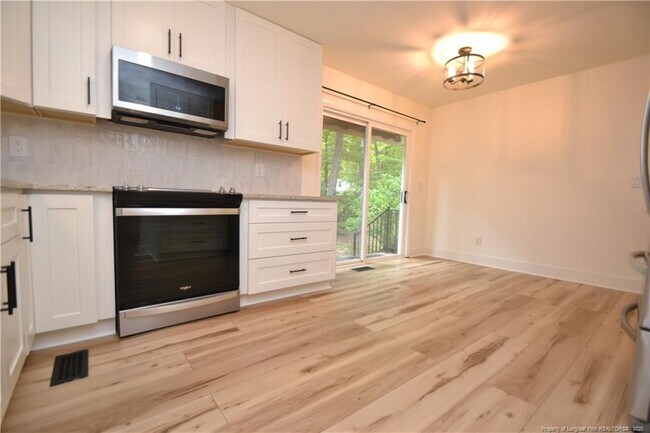 Building Photo - 1436 Lake Pine Dr