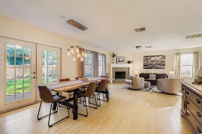 Building Photo - 312 Brentwood Dr