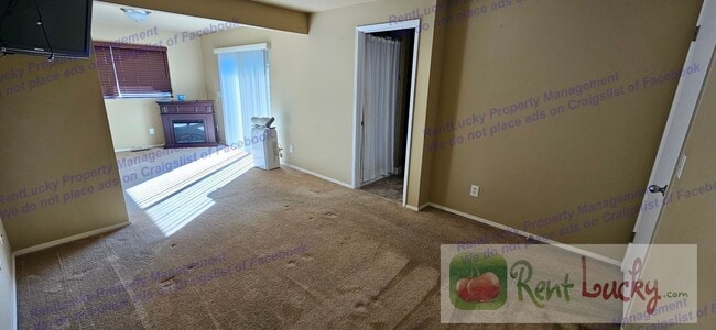 Building Photo - Charming 3BR/2BA Home with Spacious Layout...