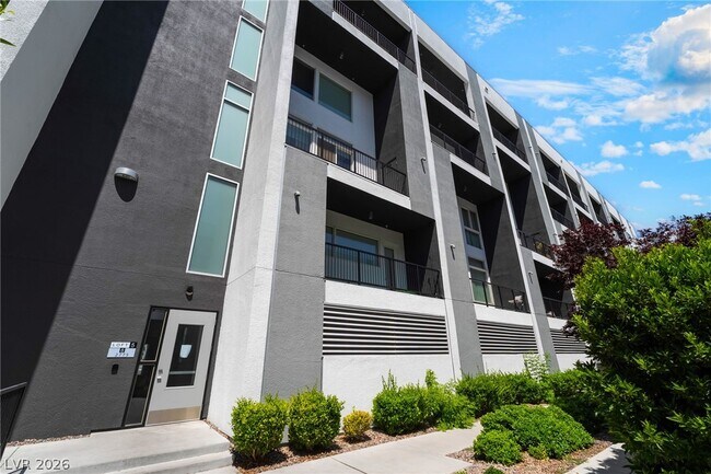 Building Photo - 2775 W Pebble Rd