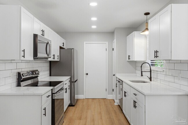 Building Photo - 4607 La Borde Ln