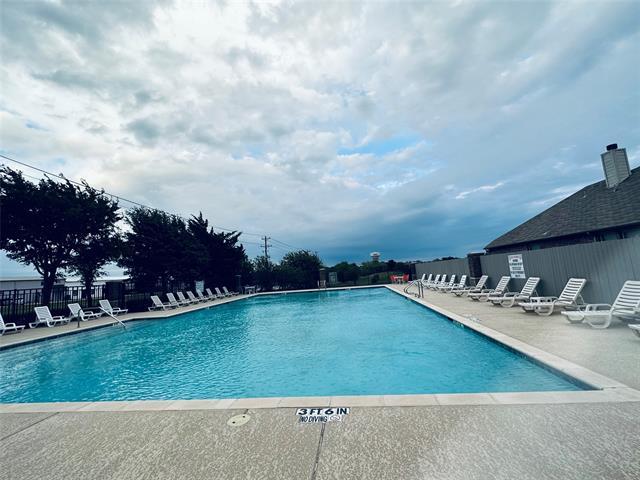 Building Photo - 905 Golden Bear Ln