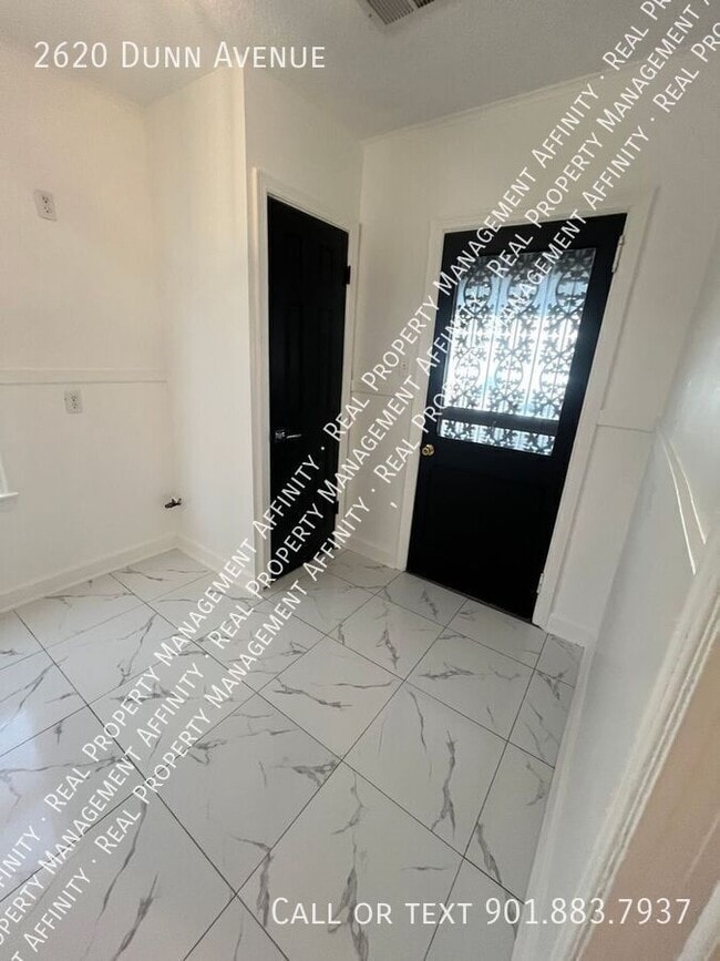 Building Photo - 2620 Dunn Ave