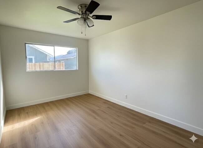 Building Photo - G22500E