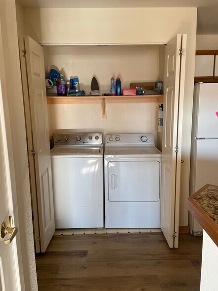 Building Photo - 33 S Boulder Cir