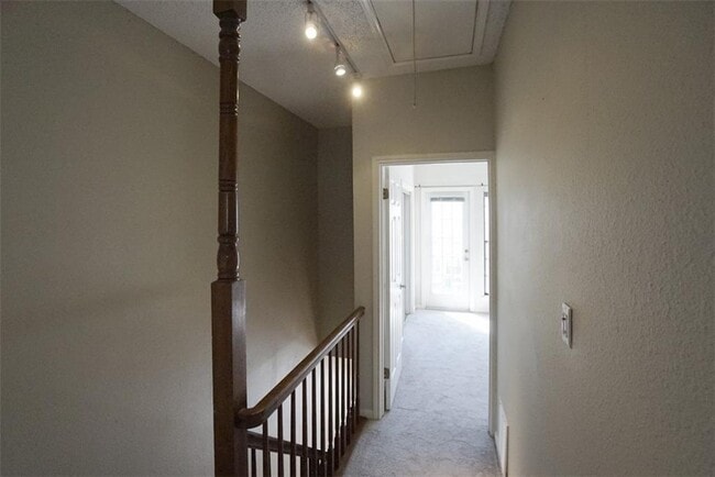 Building Photo - 1307 Kinney Ave
