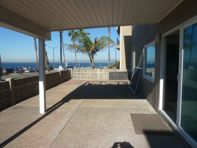 Building Photo - 1804 Esplanade