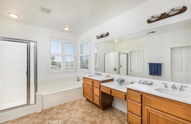 Building Photo - 31705 Middlebrook Ln