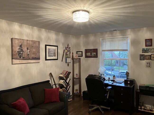 Building Photo - "Stylish 2-Bed 2-level Condo with Granite ...
