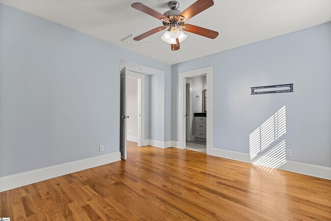 Building Photo - 309 Briarcliff Dr